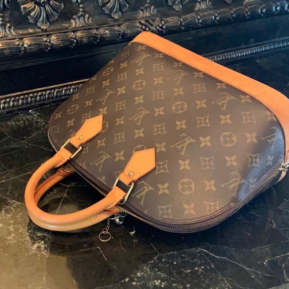 Louis Vuitton Monogram Alma PM - Picture 5 of 7